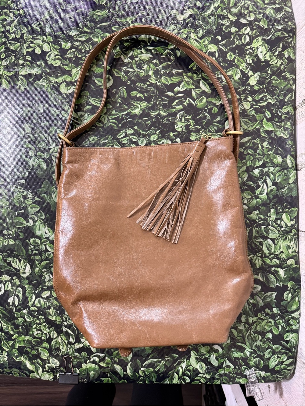 HOBO Blaze Caramel Tan Leather Shoulder Bag Converts Backpack Adjustable Straps